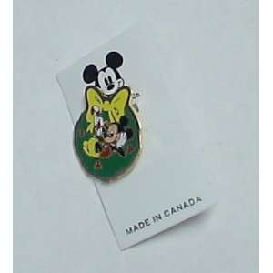  EP3 DISNEY MICKEY MOUSE WITH WREATH ENAMEL PIN Everything 