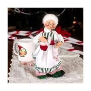  2006 Annalee 9 Mrs. Relaxing Santa Claus Doll #538106 