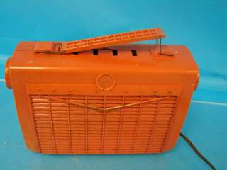   Portable Tube Radio Model 7BX5F Nipper Dog Victor Shipmate 1956 Music