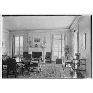 Photo Wadsworth R. Lewis, residence in Ridgefield, Connecticut. Dining 