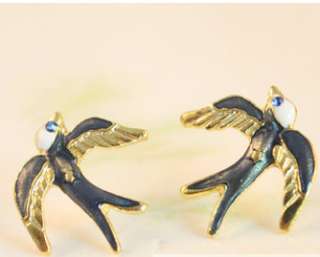 Stylish Antique Gold Plated Blue Lovely Swallow Birds Stud Earrings 