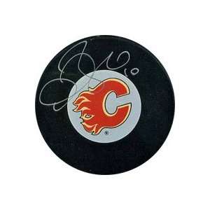  Gary Roberts Autographed Puck