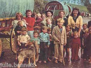 Ireland WAGGON FAMILIES AT PUCK FAIR. 1957. Gipsies.Tinkers. Vintage 