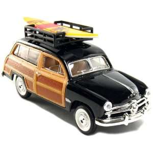   Ford Woody Wagon with Surfboard 138 Scale (Black/Burgundy/Green/Red