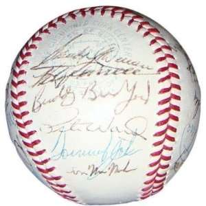  Hoyt Wilhelm Autographed Ball   1968 White Sox Team 27 OAL 