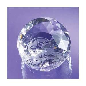  5748A    Crystal dome paperweight