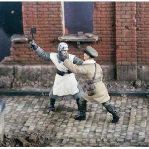   Stalingrad Hand to Hand Fight 2 Figures 1 35 Verlinden Toys & Games