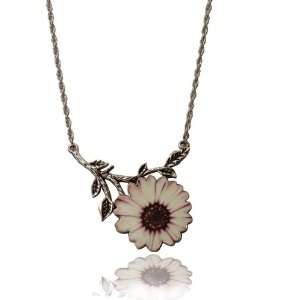   Daisy Pendant Necklace on Beautiful Twisted Link 32 Chain Jewelry