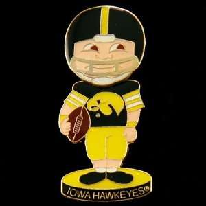  Iowa Hawkeyes Bobble Head Football Player Pin Sports 