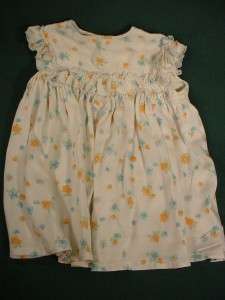 LOT OF VINTAGE BABY / DOLL CLOTHES LITTLE DRESSES VERY CUTE  