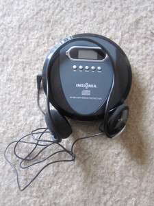Insignia Skip Protection Portable CD Player   NS P4112 600603110597 