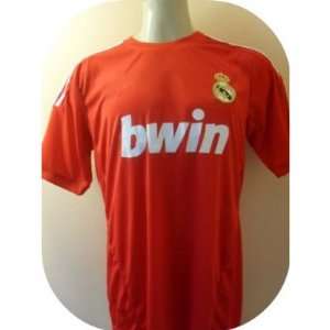  REAL MADRID # 10 OZIL AWAY SOCCCER JERSEY SIZE XL .NEW.RED 