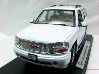 WELLY 2001 GMC YUKON DENALI WHITE 1/18 DIECAST CAR  