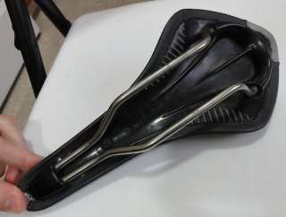 Fizik Arione Wingflex saddle black titanium rails  