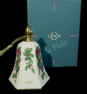   Annual Holiday Christmas Tree Ornament Bell Holly & Berry MIB  
