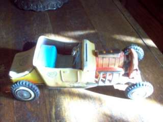 VINTAGE MARX TIN CAR 8 BY 3   1/2 MADE IN JAPAN  