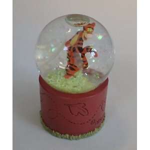  Disney Winnie the Pooh Tigger Mini Snow Globe Everything 