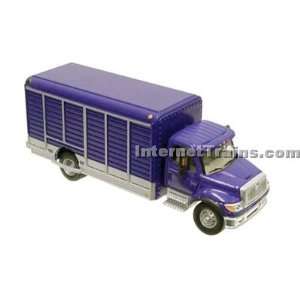   HO Scale International 7000 2 Axle Beverage Truck   Blue Toys & Games