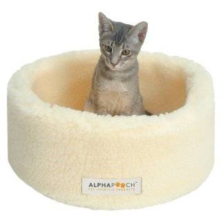 AlphaPooch Siesta Round Fleece Cat Bed, Natural, Medium