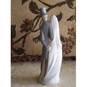    Lladró Nao Bride and Groom Wedding Cake Topper 6