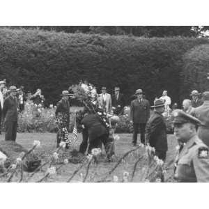  Nikita S. Khrushchev at Franklin D. Roosevelts Grave in 