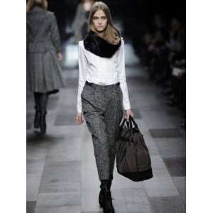 Burberry Prorsum Milan Fashion Week Womenswear A/W 2009 Stretched 