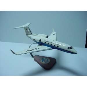  Large Scale 18 inches long C 20 Gulfstream III Hand Carved 