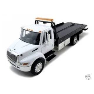 International Dura Star 4400 Flat Bed Tow Truck 1/24 White